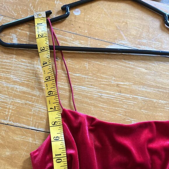Urban Outfitters Velvet Red Sleeveless Stretch Mini Dress Size M Holiday Party - Picture 4 of 8